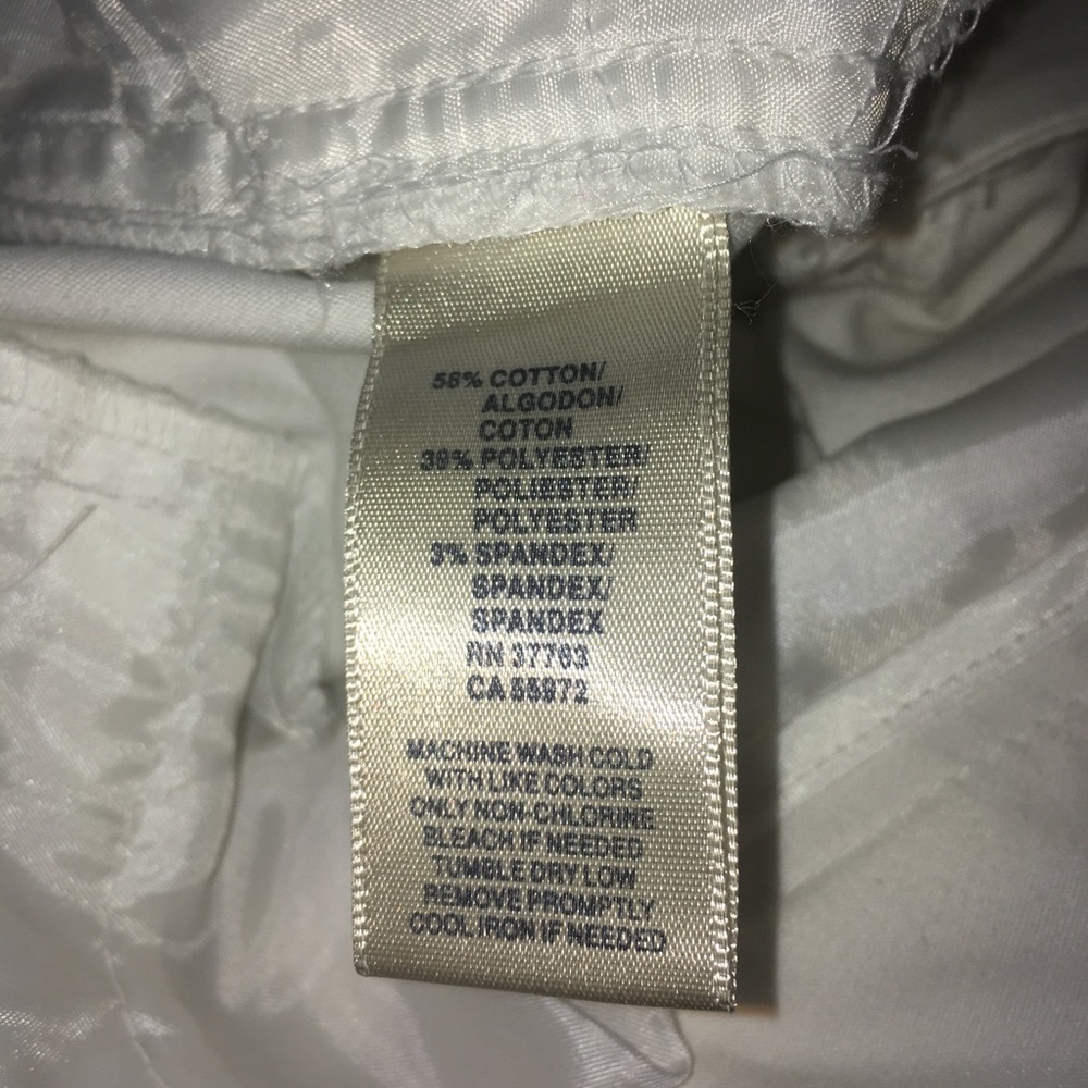 3/$21 Rafaella White Curvy Capris - Picture 7 of 7